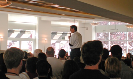 Steve Jobs speaks at Apple campus cafeteria on the day Mac OS X came out, 24 Mar 2001