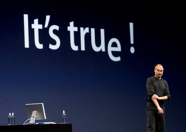 Steve Jobs announces the move to Intel at WWDC, 6 Jun 2005