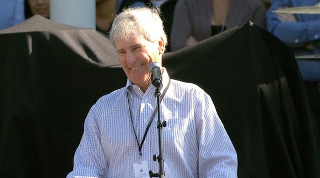 Bill Campbell speaking at the Steve Jobs memorial ceremony, Oct 2011